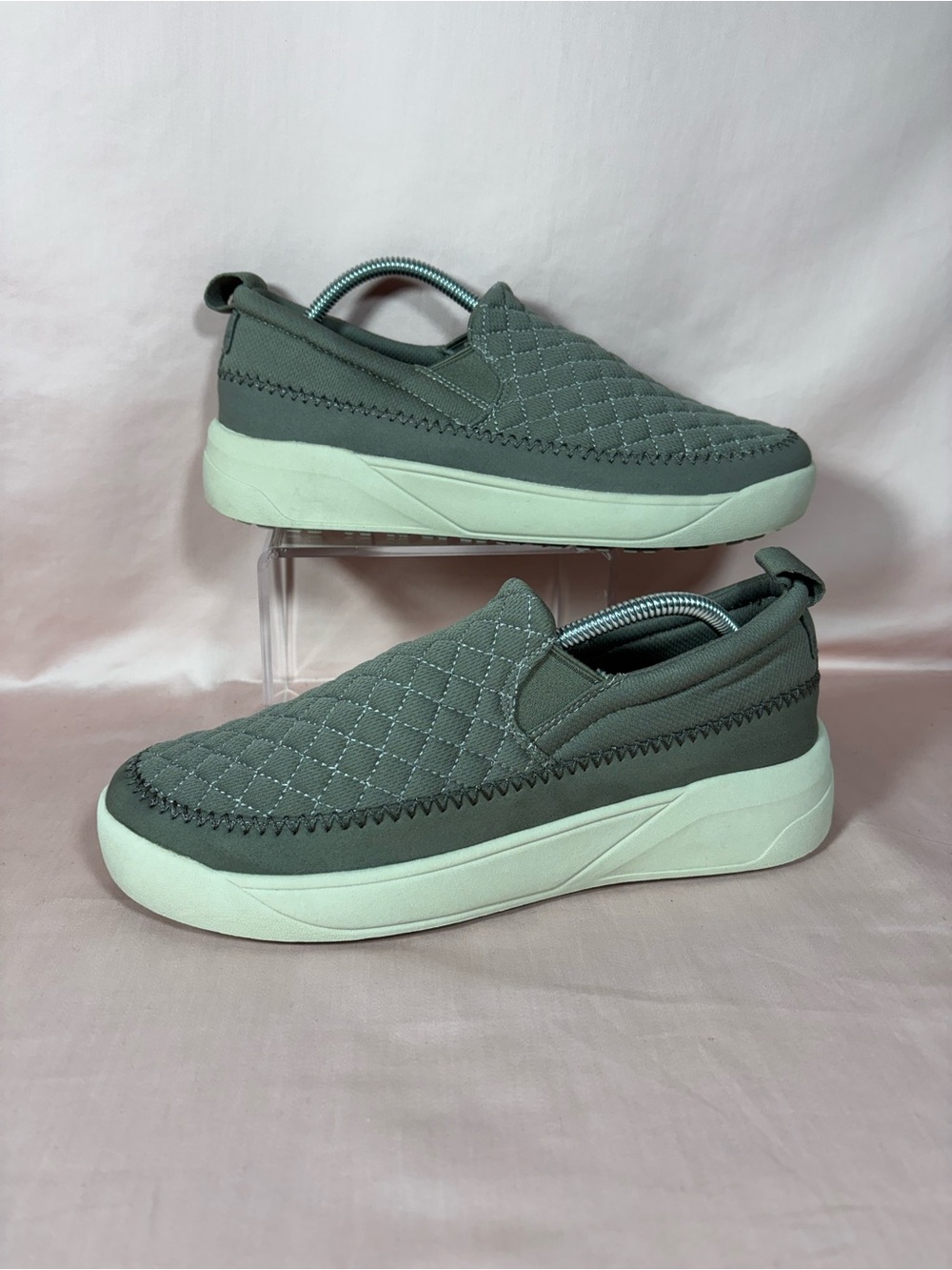 Staheekum Taupe  Quilted Slip On Women’s Shoes Size 10
